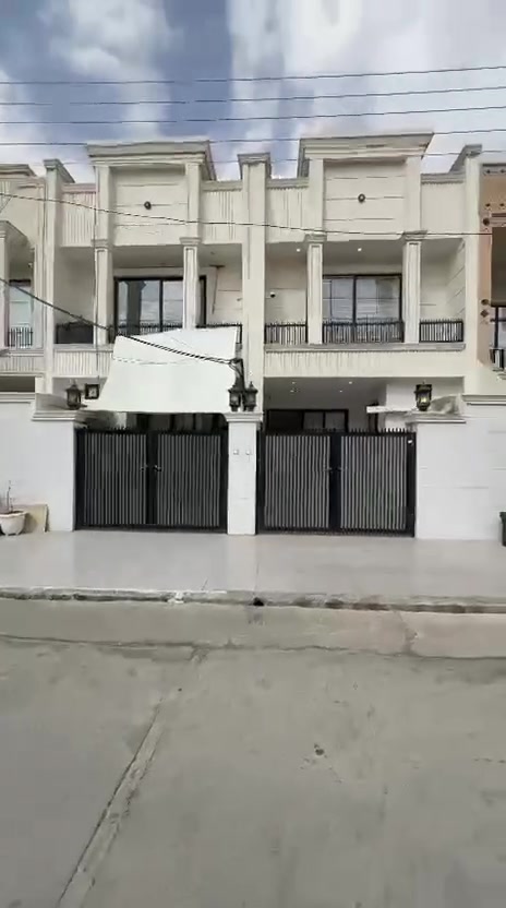 بيت مساحة ١٠٠م زيرو موثث بالكامل ايجار دائمي بحي بركوت *********** _ ***********
عدد الغرف ٣
حمامات عدد ٣
دكت مبرد 
الايجار 550 الف
