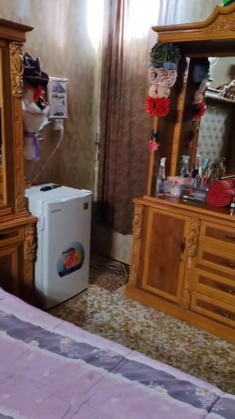 خشاب تسكام للبيع استخدام قليل سعر مليونين ونص للتواصل مراسله هذا رقم ***********
