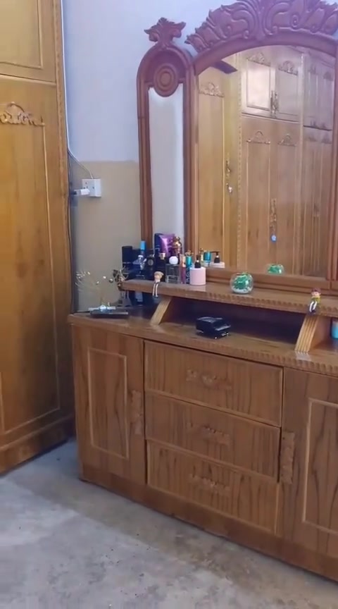السلام عليكم غرفة نوم للبيع العنوان موصل حي الكرامه السعر 800 قفل بيع مستعجل ‏‪ التفاصيل اكثر‪‏‪ ‏‪***********‬‏
