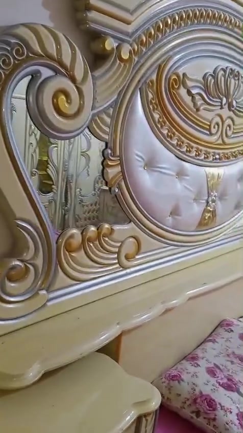 اسلام عليكم غرفه نوم عراقي صاج   مستعملة بس نضيفه كلش، البيع (بغداد الشعب) الستفسار والمراسله خاص او التصال على الرقم *********** السعر (800الف) بيها مجال بصيط
