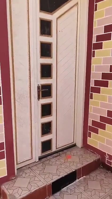 بيت للبيع مساحه 150 متر ركن حي الجزيره تانيه  سند طابو  شرط تحويل   قرب مقبرة سراي سعر  60 ***********او ***********
