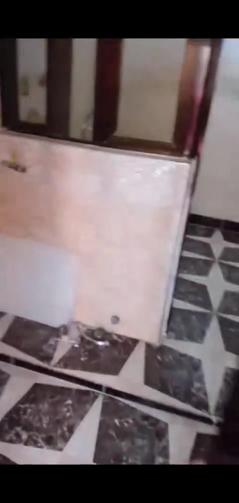 طابق ارضي • منعزل • قرب مول هيرش