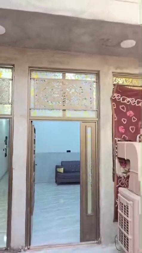 بيت للبيع مساحته100واجهه 5ونزال20بحي الاكراد قريب على القناة بناء نظيف على التبليط كافة الخدمات نت ضوئي نوع العقار سند اصفر للاستفسار الاتصال على الرقم***********
