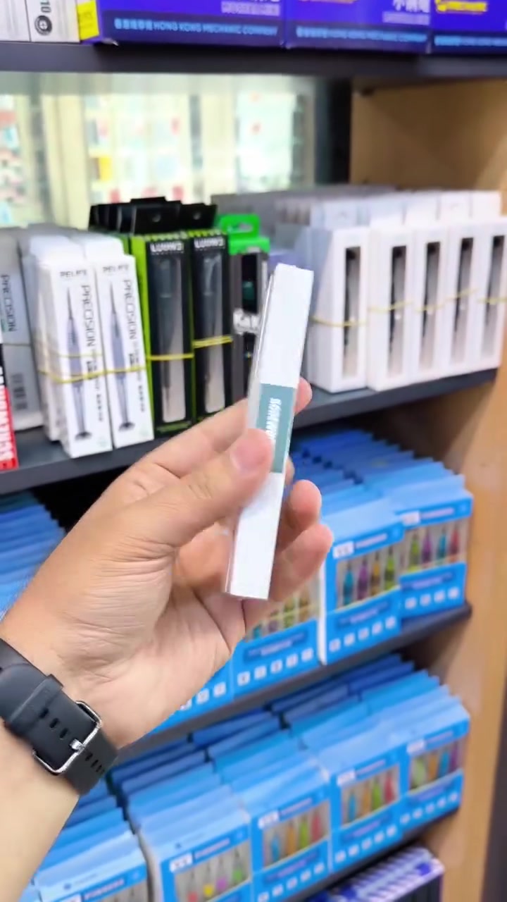 مفكين من RF4… وكل واحد إله استخدامه ومميزاته 🔧🔥
RF-SD10 و RF-SD35 رؤوس S2 قوية ودقيقة، مناسبين للشغل اليومي وفك وتركيب البراغي الصغيرة بسهولة.
اختار اللي يناسب شغلك 👌
ومتوفرين هسه لدى شركة اللمسة الرقمية.
#RF4 #صيانة_هواتف #ادوات_صيانة #فني_صيانة #اللمسة_الرقمية #مفكات #

