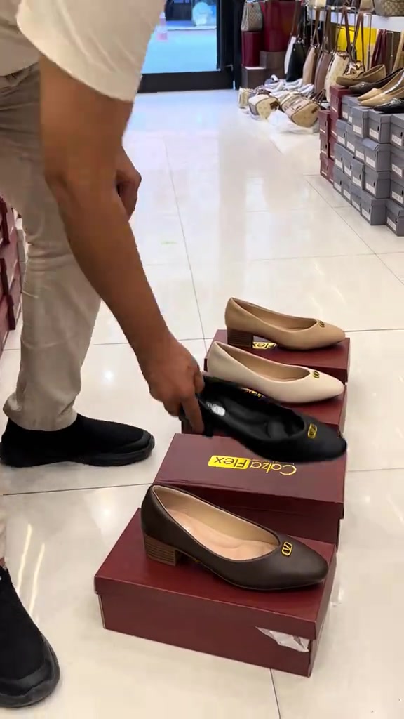 ملابس • للبيع