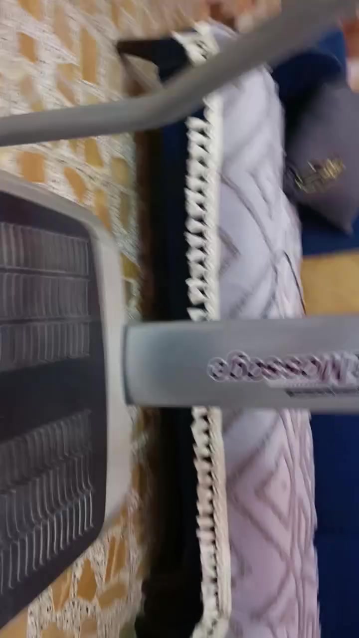 جهاز cray fit massage 
الجهاز يستخدم لفقدان الوزن وتكسير الدهون ويستخدم لتحسين الدوره الدموية ولعلاج الالم الناتج عن الشد العضلي ما تاخذه اله تفحصه نضيف جدا

السعر 150 بغداد جسر ديالى القديم ***********
