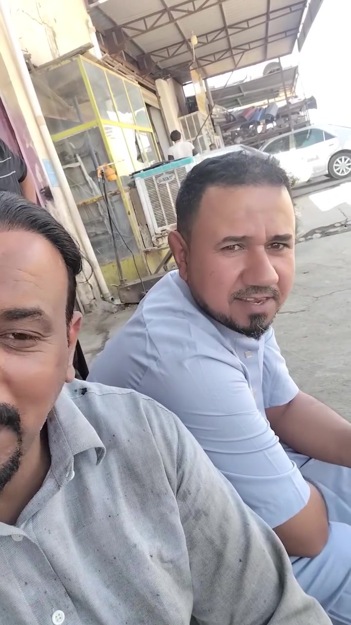 السلام عليكم اخوان اليوم بضيافتي الاخوان من أهالي البصره والحله اخوكم ظافر التميمي حي الصناعي السايدين الرئيسية قرب غرفة الحراس ركن المزرعه *********** إشارة 
إشارة 
إشارة إلى الأصدقاء 󱢏
