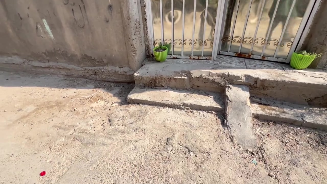 بسم الله الرحمن الرحيم ا
دار بناء حديث 

١٠٠ متر. مربع 

طابقين.  كامل اي نقص مابي. سعره 50 مليون بي مجال 

مكانه كلش حلوه وقريب على السوك

عنوانه. حله نزلة سعد بيجو. 

خدمات.  تبليط ماء كهرباء ⚡️ فول 

عرض  شارع ١٠ متر 

طابق الاول. استقبال. مطبخ. كلدور. غرفه. مجمع صحي. منور. 

طابق ثاني. غرفه مجمع صحي وسطح 

مكانه جدا محترم وهدوء سعره بلاش 

طابو زراعي سند ٢٥ 

مكتب عقار الذهب الابيض في البكرلي بأداره ابو ليث الدليمي.  

***********
