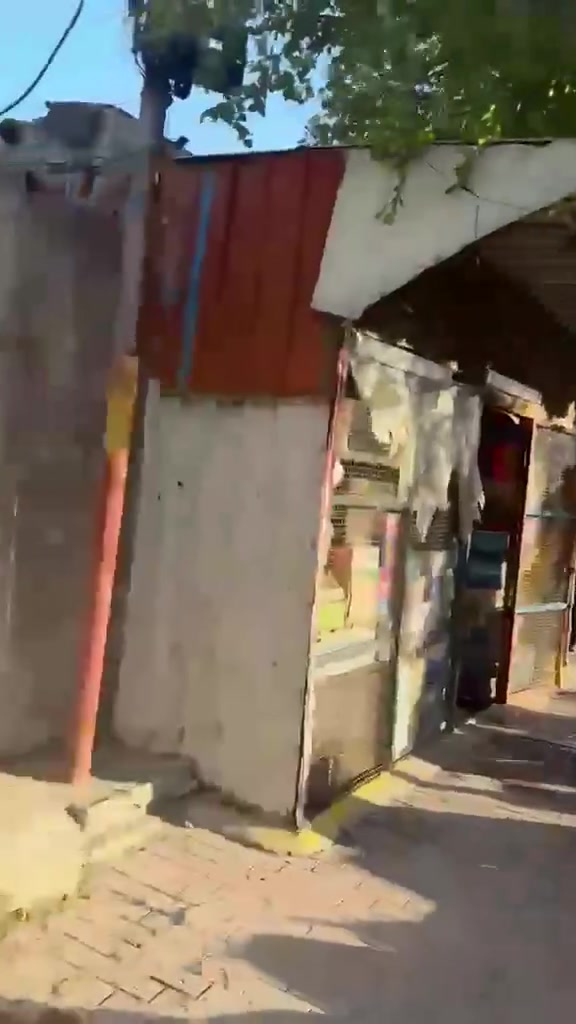 سلام عليكم بيت البيع مساحة فوق 150 متر عنوان حي لامانه مقابيل حمام المدينة قرب جسر مهندسين تفاصيل واستفسار اكثر على هذا الرقم ***********
