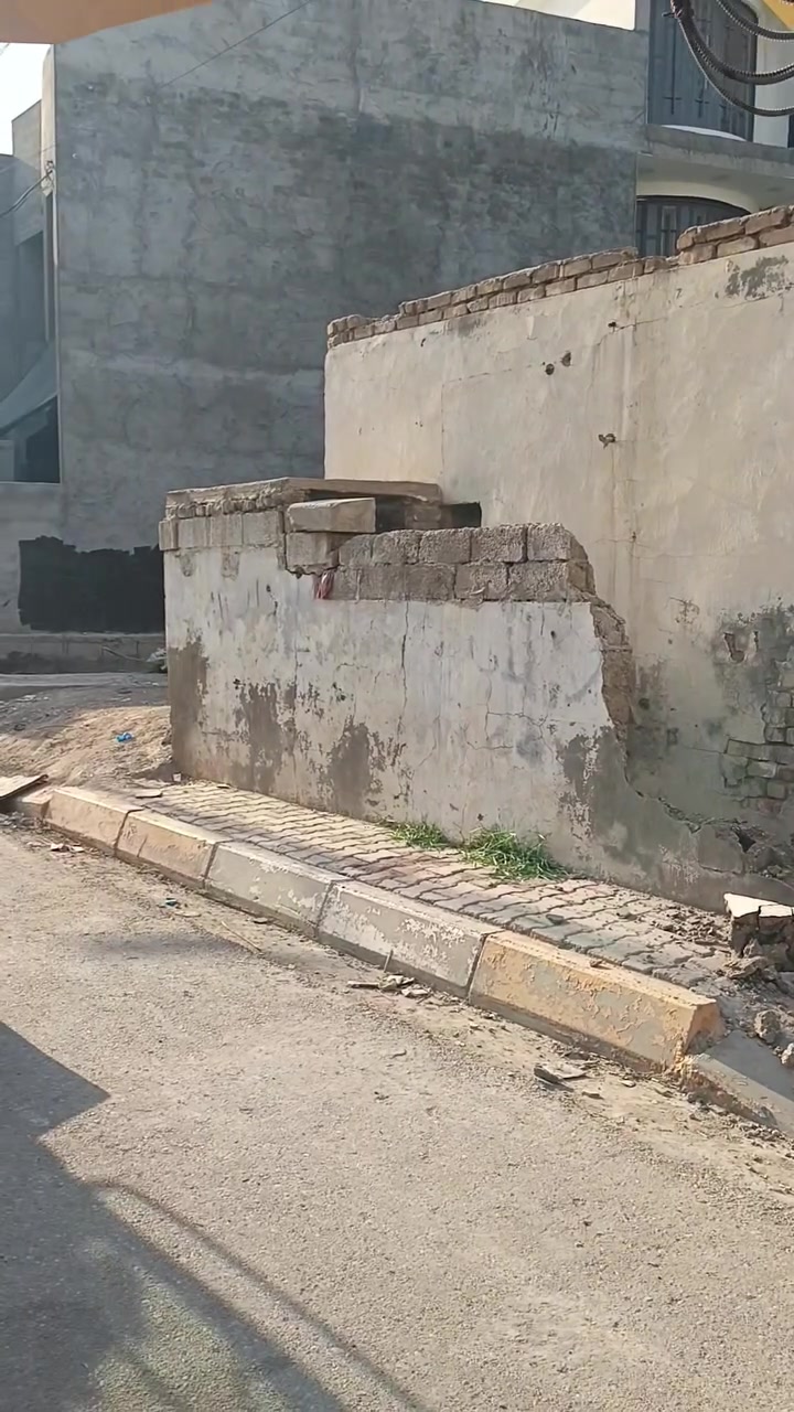 تفليش الدور والمباني القديمة  ورفع الانقاض وتعديل الارضيه بمواده مااخذ فلوس في جميع مناطق ديالى  الاتصال على الرقم , ***********
