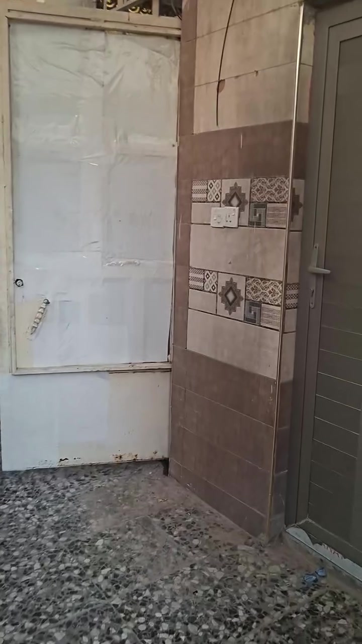 ***********
