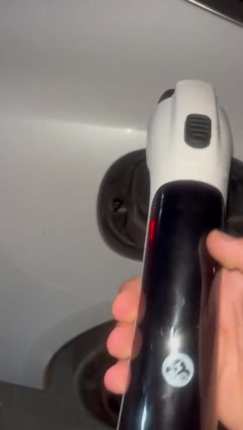 شەحنی BYD
شتی کوالێتی و زۆر باش
بە توانای 
8 ئەمپێر
12 ئەمپێر
16 ئەمپێر
تایمەری هەیە
شاشەیە هەموو شتەکانت نیشان ئەدات
ڤۆڵتیەی پیشان ئەدات
هەم شەحن ئەکاتەوە سەیارەکەوە
هەم لێشی وەردەگرێت بۆ سەیارە پاتری گەورەکان
ئەداپتەری خۆی لەگەڵە
بۆ نرخ پەیوەندی بکەن 
گەیاندن بەردەستە
***********
