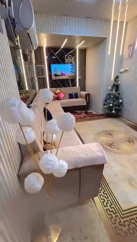 عندي شقه البيع الدوره يم سوق الدوره شقه مرتبه ونضيفا غرفه وصاله ومطبخ وصحيات مشترك البيع سعر 8مليون شقه صداميه لا يجار ولا شي يعني متتفع ايجار ***********اتصال
