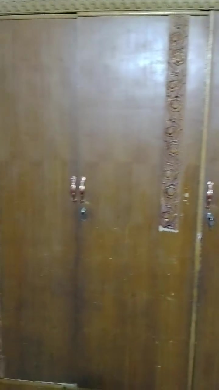 السلام عليكم شباب كنتول للبيع مع بوفيه وميا استواليت سعر 150 مكان بغداد جديده رقم الهاتف ***********
