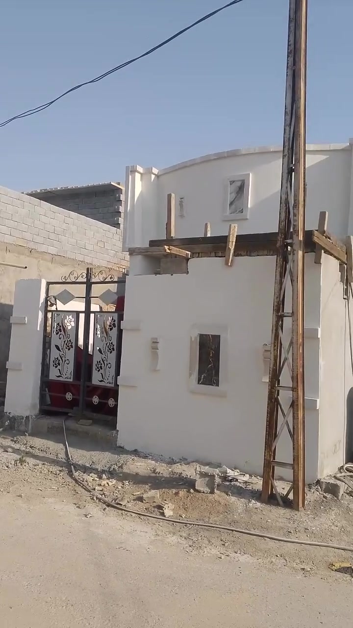 سلام عليكم ورحمه عندي بيت للبيع مقابل محطة وقود الكرغولية خلف الحسينية يبعد عن الشارع دقيقتين فقط ميت متر وركن طابقين بلكرغوليه الطابق الاول جاهز والثاني بعدة هيكل الاتصال *********** وبي واتساب @

