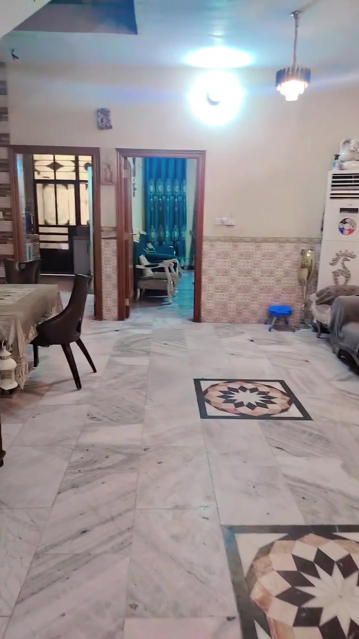 بيت للبيع طابو ملك صرف منطقة العبيدي واجه ٦ ونص كامل البيت فوك وجوه مرمر ثلاث طوابق سطحين شتايكر البيت سعره ١٩٠ مع الاثاث سبالت غرف نوم تخامه جميع الأغراض تباع مع البيت وعلما البيت مطلوب قرض ١٠ ملايين باقيه يعني تريد تنطيني ١٨٠ وتبقه تدفع ٢٠٠ بلشهر للإسكان  وهذا رقمي ***********
