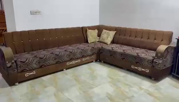 ‎اغراض للبيع
‎
الغسالة شغالة كلشي مبيها 
الكنتور نظيف ماكو اي كسر 
‎والديوان الاسفنج ابد منازل ولا اي كسر بس يرادلة غسل 
‎التواصل على رقم الواتساب

‎مكاني شهداء السيدية 
***********
