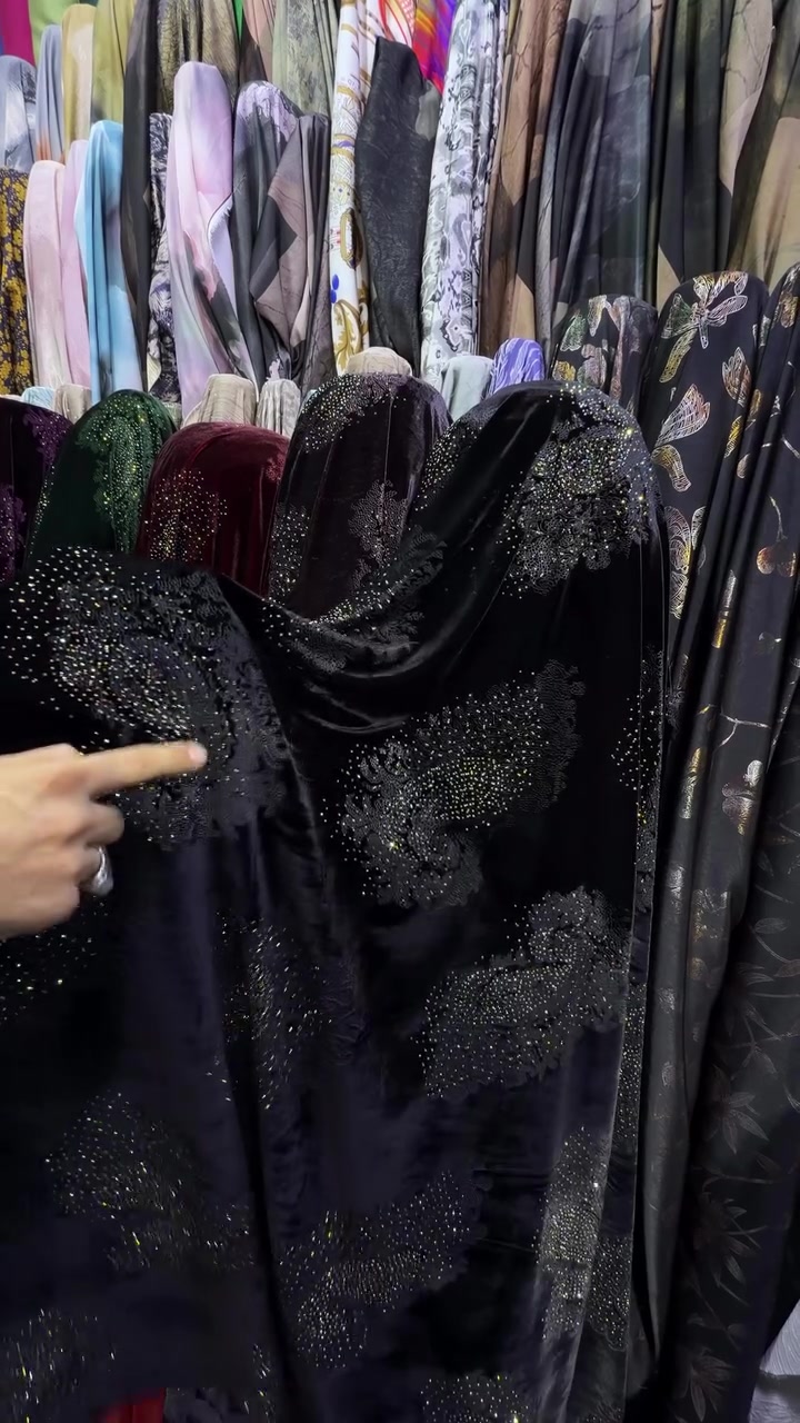 أقمشة الباري 
قديفه 🔥
ديوانيه سوق التجار شارع الصفافير 
جمله مفرد 
توصيل جميع المحافظات 
***********
#خياطة #ترند #اقمشة #شتوي🏃🌧️#فساتين
