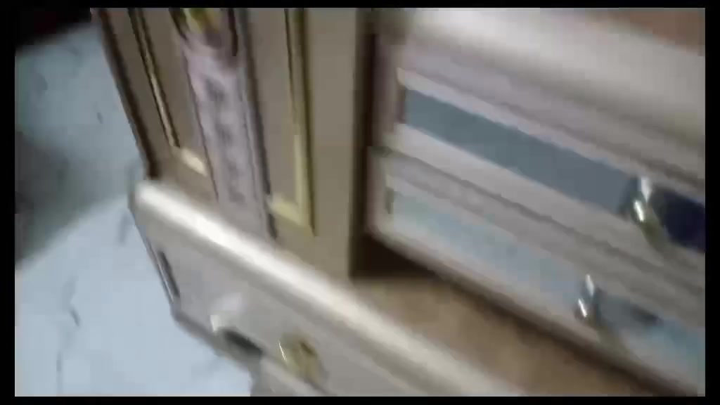غرفه نوم للبيع مثل ماموضح بالفيديو سعرها ب800وبيهامجال***********
