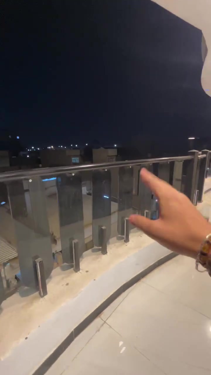 شقة ملك صرف للبيع 
اخر شقة باقيه  
⬅️موقع مميز الوزيرية قرب تقاطع الفنون 
🔑استلام فوري /مساحة120متر /غرفتين وصالة ومطبخ وحمام مع منور ويالكون 
🔍مصعد يعمل على مدار ساعة 
⏰ 
📌لكل شقة 
تانكي ماء
ماطور ماء
سخان ماء
ميزانية الكهرباء 
ميزانية الماء 🚦
خدمات صيانة 👨‍🔧 🔧
خدمات تنظيف 🧹🪜
خذمات امنية خاصة 📡👮🏻‍♂️
البناية بموقع مميز محاطةً بجميع المرافق الخدمية  والأسواق 
(توجد خدمات مابعد البيع)👷
للحجز والاستفسار ***********
