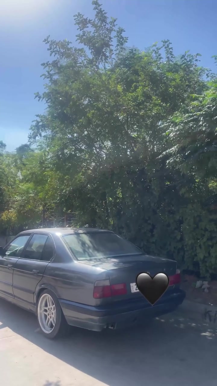 بي ام و 525 • موديل ١٩٨٩ • جير عادي