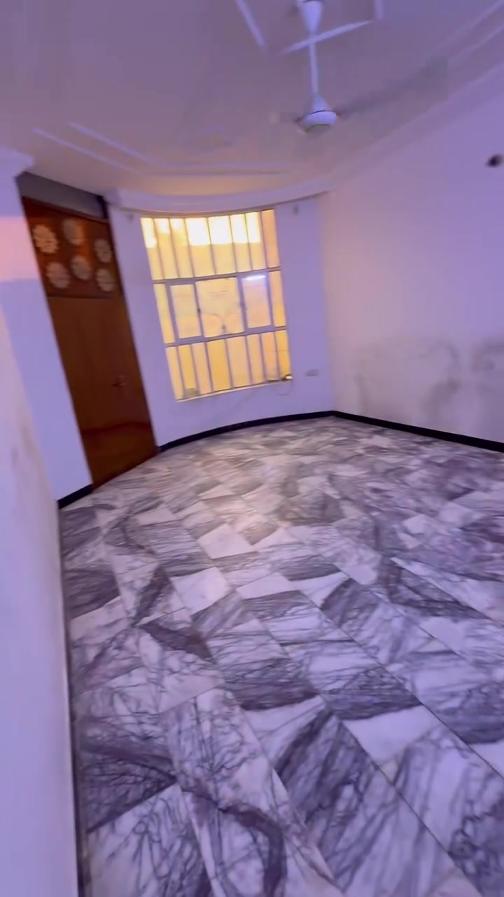 🏠 إيجــــــــار بيت مميز
📐 المساحة: 130 متر
📏 الواجهة: 8 متر
📏 النزال: 16 متر
🏗️ البناء: 2020
🚪 مدخلين
🛏️ 4 غرف نوم
🚿 حمامين
📍 الموقع: حي البنوك – على شارع عام
⭐ موقع مميز جداً
💰 المقدمة: 3 أشهر سعر. مناسب 
📞 للاستفسار: ***********
واتساب.
