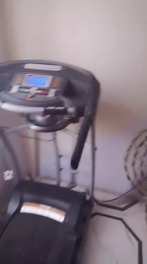 جهاز جري للبيع شغال وما داخل تصليح ابد شتريته ب٤٠٠ورايدته ب٢٠٠قفل يحمل وزن ميتين كيلو واكثر@ للشراي اتصل ***********
