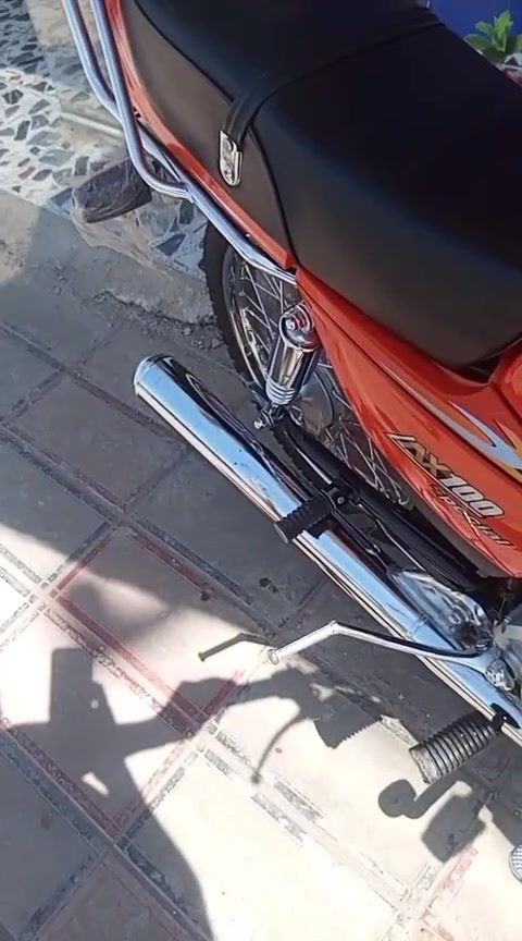 السلام عليكم دراجه ساسوكي دراجه نظيفه دراجه جديده السعر ب 800 دراجه بالايلون ومكانها بك المكان بكربلاء ***********
