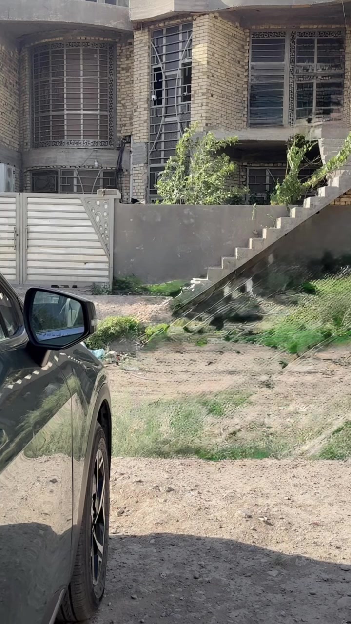 � بيت طابقين للبيع 🏡
✅ يباع عن طريق المبادرة أيضًا – ومناسب للمستلم ماستر كارد.

📍 الموقع: حي الكفاح – الجوبة، على الدجيلي.

🔹 المساحة: 210 م².

🔸 الطابق الأول:
✅ استقبال
✅ صالة
✅ مطبخ
✅ غرفتا نوم
✅ خدمات
✅ حديقة
✅ كراج
🔸 الطابق الثاني:
✅ غرفتا نوم
✅ صالة
📌 مميزات العقار:

✔️ واجهة 10 أمتار.

✔️ أمامه ساحة بمساحة 70 م².
✔️ يطل على شارع خدمي وشارع الحي.

✔️ موقع مميز وهادئ ومناسب للسكن.
📞 للاستفسار والاتصال:***********
