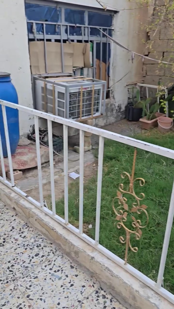 سلام عليكم بيت للبيع 200 متر اي سفسار خابرني عله رقم بي واتساب ***********
