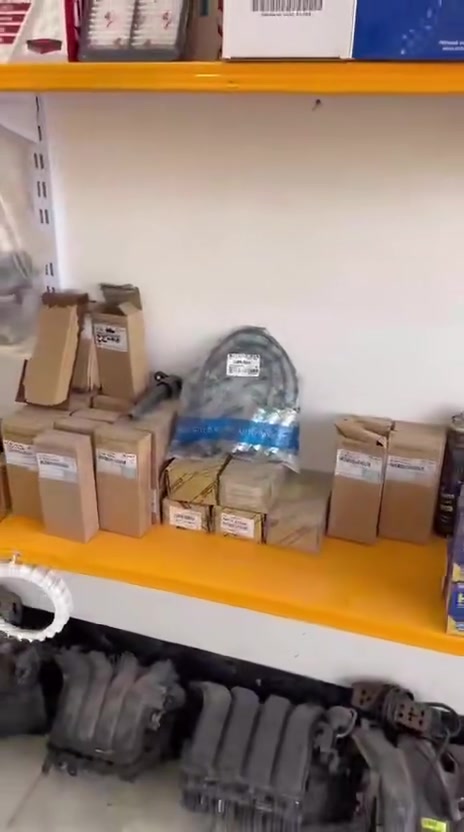 محل صيانة كامل للبيع
جهاز تنطيف نوزلات جي دي اي وعادي نوعيه ميكا
جهاز فحص فيتبم
جهاز فحص مجاول نوعين
جهاز تنظيف غرف احتراق
جهاز فحص بلكات
جهاز تشخيص اعطال من شركة اوتيل
اجهزه مال بخار عدد٢
جك جديد ومساند ثنين
ومواد اكو بلكات مجاول فلاتر فيتبم وشوته فيتبمات انواع 
محل كاملل رفوف لقواطع كلهن ويا ابيع شلعه وحده وسعر مناسب3 ملاين قفل وكلهن جدد واصلي
***********
