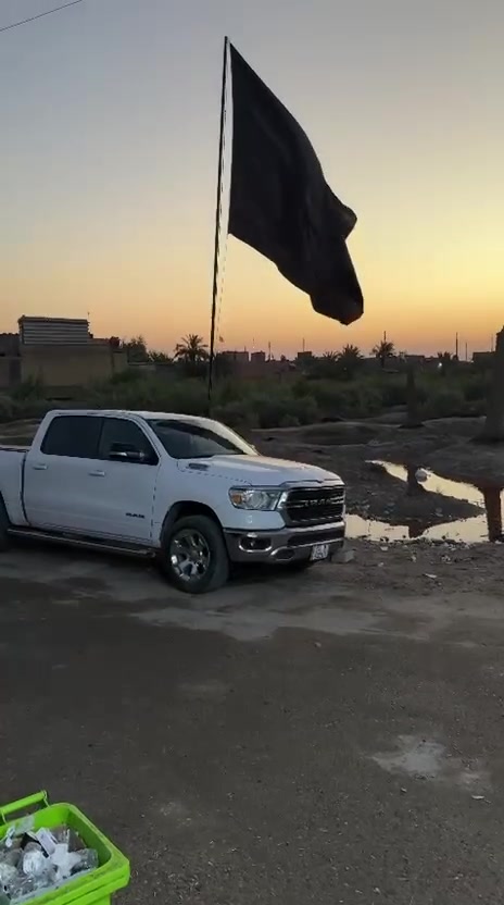 سياره رام موديل 22 رقم بصره باسمنه السياره .كير ومكينه مكفولات شواصي مكفوله ضربه امام العين اتايرات جدد لسعر 120 وبيها مجال البصره الرقم ***********
