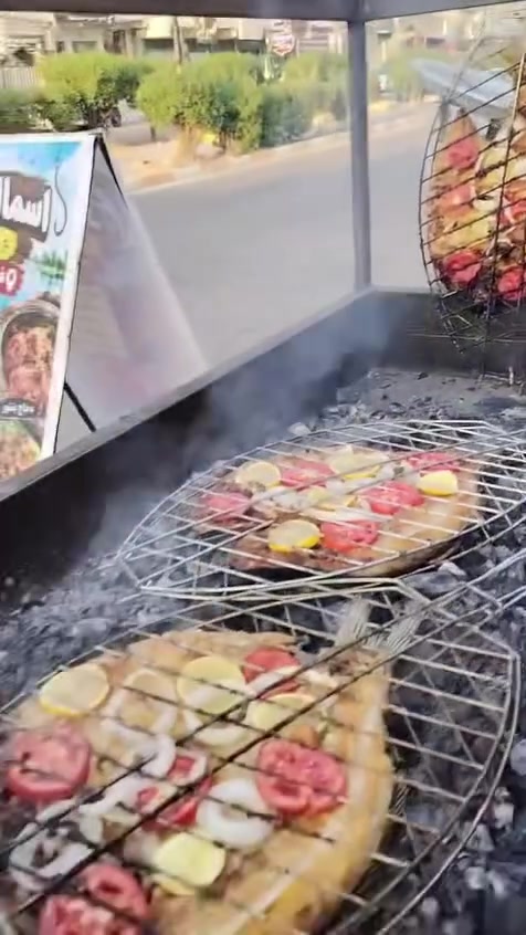 على بركة الله تم افتتاح أسماك الصياد في موقعهي الجديد المحموديه حي الموضفين،،،، توجد لدينا السماك البحريه ونهريه دجاج في التنور سمك قلي تمن أحمر سمك سكف على الطريقه البغداديه.... اسعار تنافسيه خدمة توصيل مجاني لكافة أنحاء المحموديه.... هاتف ***********
