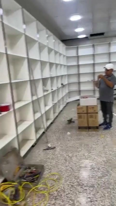 رفوف مستعمله للبيع
العدد 25 العنوان الوزيريه 
للتواصل 
***********

