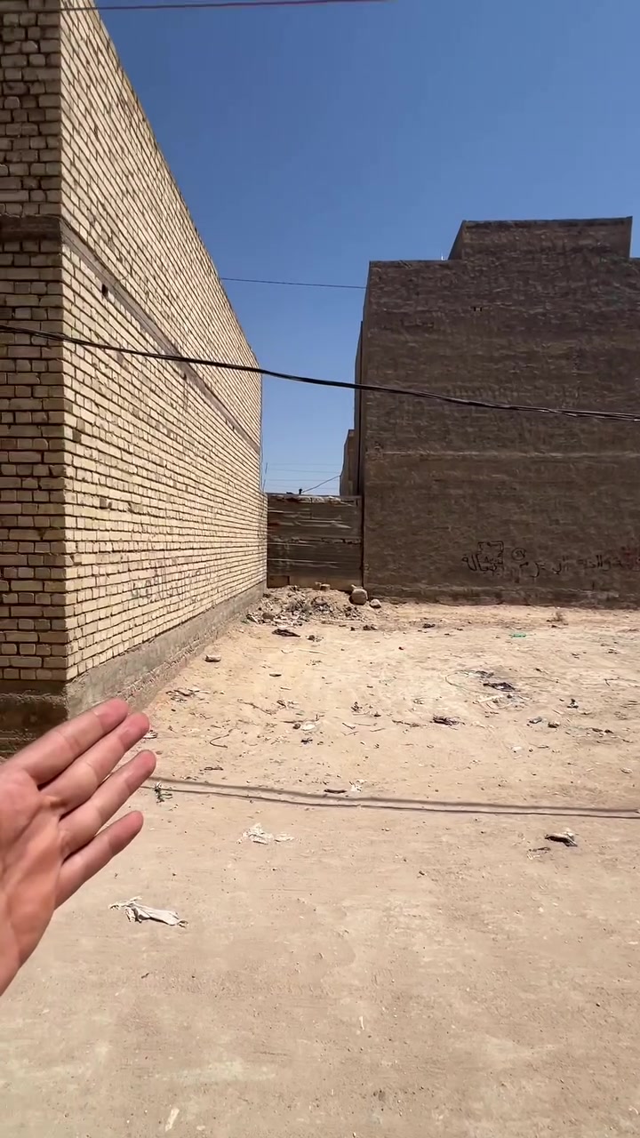 يالله سلام عليكم قطعه 50م للبيع الواجهه 5م والنزال 10م خلف التجاري ثاني قطعه عن شارع الروضتين العنوان كربلاء منطقة المعملچي خلف مستشفى الوارث ع البزل المدفون نوع العقار طابو زراعي سند 25 مكاتبه وقرار من صاحب الارض مباشر كافه الخدمات ماء مجاري كهرباء عرض الشارع 7م السعر فقط 35 مليون للاستفسار والطلب اتصال مباشر على الارقام الموجوده داخل المنشور 

***********.   سيد مهدي 
***********.   جاسم المهندس

