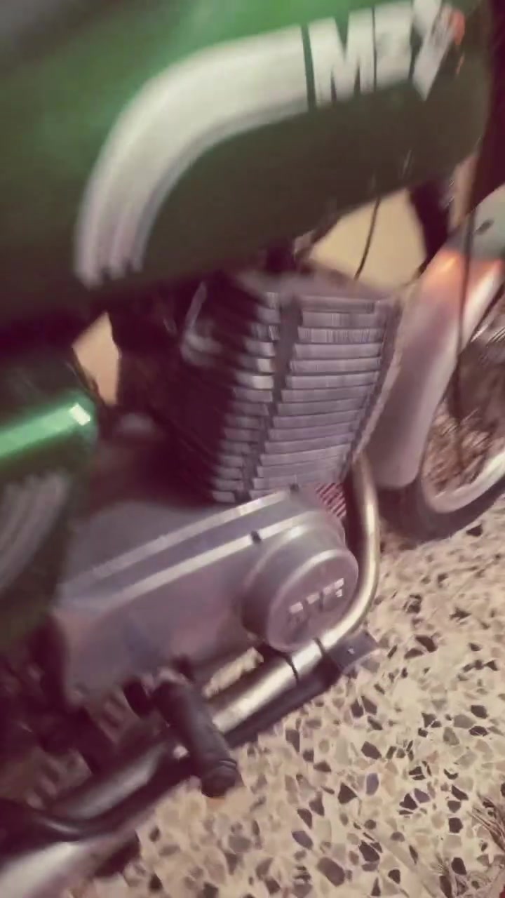Mz للبيع او مراوس
مديل 82
سايس 2 كهربائيات شغاله               السعر 1500 وبيه مجال
لحيم بل خشم مكينه المانيه
اكاتبك عله رقم الشاصي 
مكان نجف ***********
واتساب

