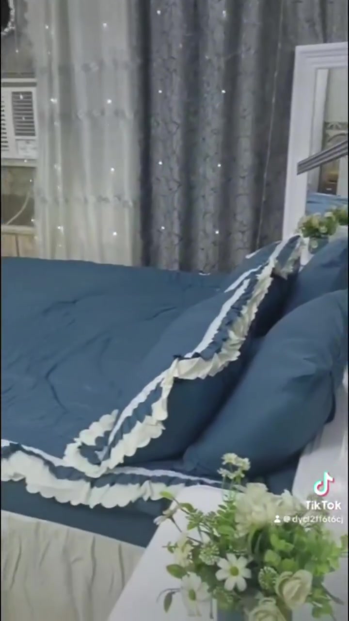 غرفه عراقيه 8 بيبان 
جديد المكان بغداد 
***********
