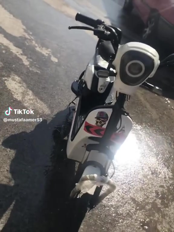 للبيع ماطور شحن حجم ١٤ الماطور كلشي بينو نضيف فقط باتري واحد ماموجود باقي ماطور شرط هورن جديد تايرات جدد السعر 100 وبي مجال العنوان موصل حي صدام رقم الموبايل ***********
