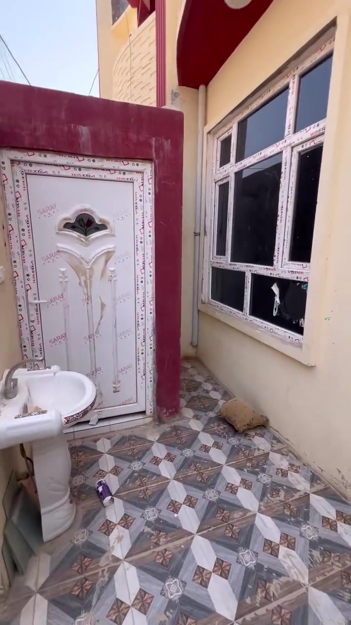 المساحه 100 متر
الابعاد5*20
3 غرف نوم 
3 صحيات
صالة استقبال
السعر65م
للأستفسار آتصل ‭***********‬
