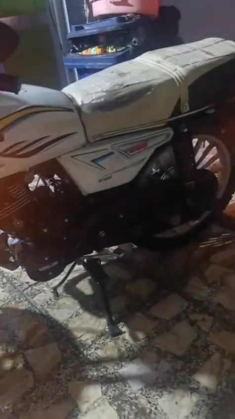 السلام عليكم دراجه سونك ايراني للبيع مكينه 200دراجه خير منالله كفاله عامه جيب فيتر وفحص مكاني بغداد الدوره ابو دشير *********** وتساب وخط سعره850وبيه مجال للشراي

