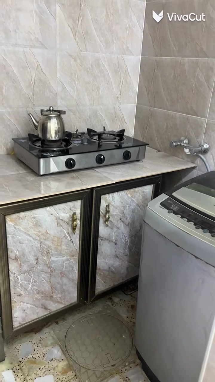 ٨٥م • طابق ونص • مدخلين