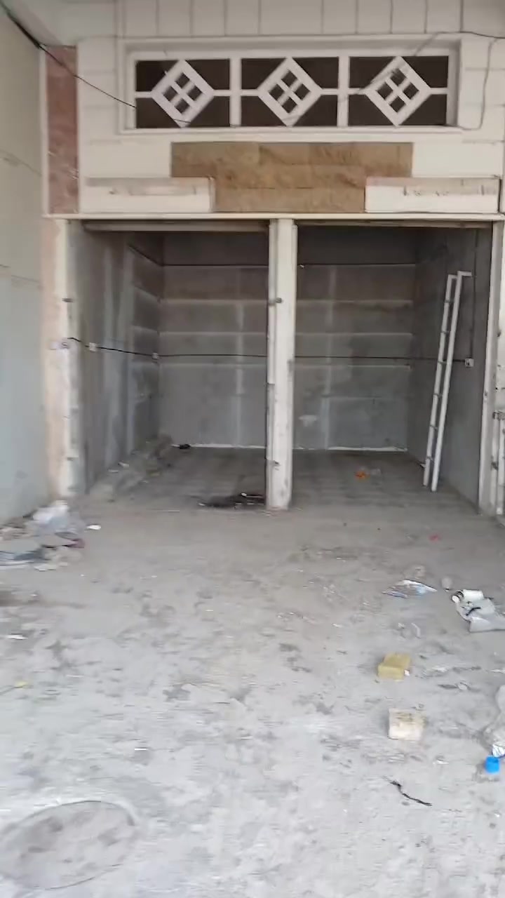 محلات للايجار على شارع العام ***********
