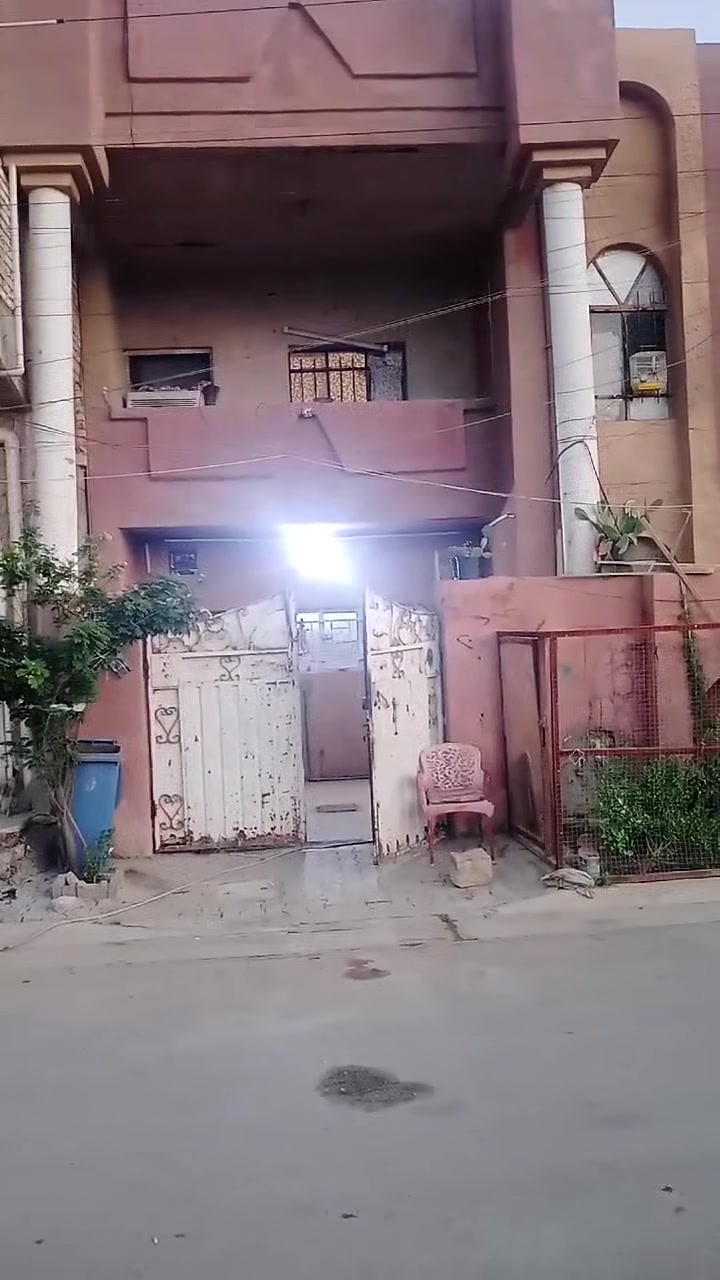 السلام عليكم
⚠️يعلن مكتب عراق السلام للعقار 
      عن توفر 
🏠 منزل للبيع مساحة 150م طابق ونصف ع ساحه 
      منطقة ال 9000 خلف  جامع النور  مدخلين
       استقبل + مطبخ +حولي + صحيات + ترك 
      الطابق الثاني غرفتين نوم 💤 وصحيات 
      مثل ما واضح عدكم بالفديوا 
للاستفسار الاتصال على الارقام :
لؤي التميمي 
***********
رياض التميمي
***********
قصي التميمي 
***********
أو زورنا في مكتبنا مكتب (عراق السلام) للعقار 
العنوان : شارع جامع النور
اهلا وسهلا بيكم
