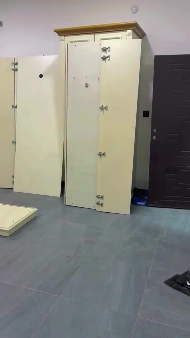 نجار لشد وفتح الغرف والاثاث كافه /شد وفتح الكاونترات /صيانه المجرات ابواب السلايت /نقل داخل بغداد فقط نقل بيت كامل داخل بغداد فقط //للتواصل ع الرقم *********** #بغداد #اثاث #غرف_نوم #اكسبلور_فولو #نقليات

