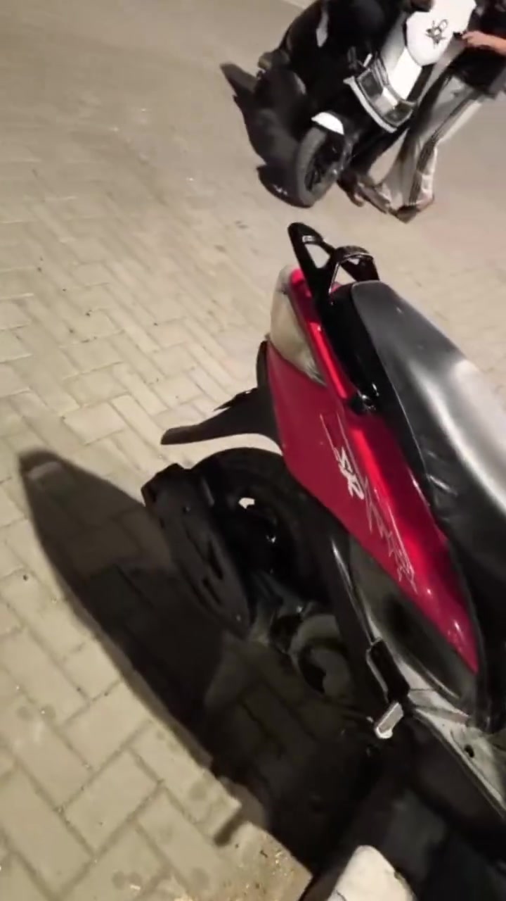 السلام عليكم كامكو g4
دراجه مفتوحه ولفات والولف اصلي تفصيخ  كهربائيات كلها شغاله لايت زنون دبلات جدد اشاير سلف و هندر كلشي شغال بيها من الطول لطول الموشراي لايكسر بسعرها السعر 700 وبيها مجال اتصل وتدلل ***********/الاتصال
