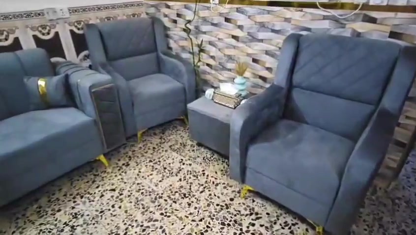 🔥 عــرض خــاص لمدة أسبوع فقط! 🔥

✨ السعر: 390 فقط ✨

🤍 قماش قديفة رجل عظم عاج
🛋️ ويا 4 كوشات
🎨 جميع الألوان متوفرة

🚚 التوصيل داخل بغداد مجاناً
📦 الأطراف: 15

⏳ العرض لمدة أسبوع فقط… لا يفوتچ!
شنو المقاس أو الترتيب بالضبط للطقم؟ يعني كم قنفة وكم كرسي أو شكد الطول والعرض؟: 
قنفه + 4 كوشات، والمقاس والترتيب حسب الطلب
هذا الطقم أكو عليه اسم موديل أو نوع محدد حتى أذكره بالعنوان؟: 
قنفه قماش قديفة رجل عظم عاج.
إنت بأي مدينة أو منطقة حتى نوضح للزبون التوصيل والاستلام؟: 
بغداد – توصيل داخل بغداد مجاني، والأطراف 15.
التوصيل خارج بغداد متوفر لو بس داخل بغداد؟ وإذا خارجها شكد تكون الأجور؟: 
متوفر لجميع المحافظات، وتُحدد أجور التوصيل حسب المحافظة