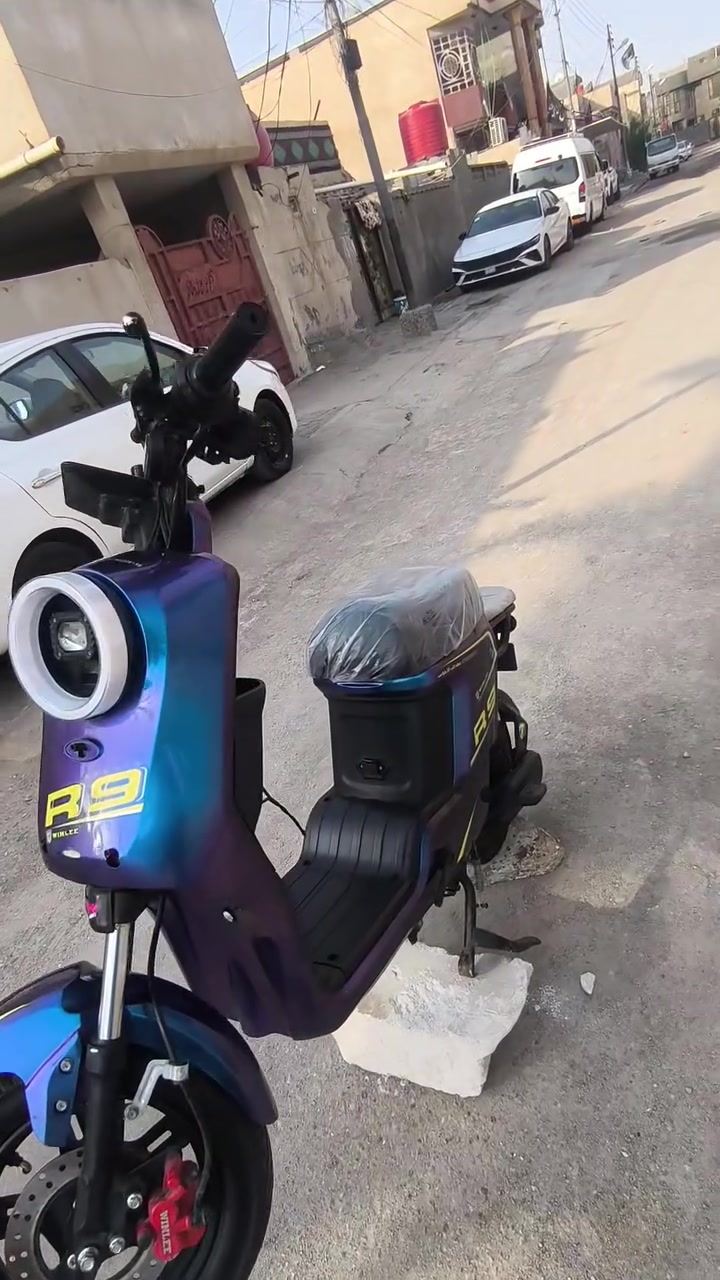للييع بدون بطاريات بس جسد نضيف كدام عينك وانطيك شاحنة وياه ومرايات وسلة يعني دراجة كاملة بس بدون بطاريات لان هابطات  عنواني بصرة حيانية شارع ستين الرقم *********** والسعر 275 ولحد يصير لوتي بل خاص العب الشبشب على راسه مع احترامي للناس الزينين
