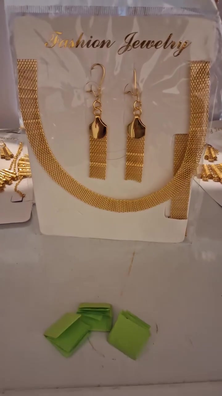 سلام عليكم زبائنا الكرام اليوم فتحنه القرعه مال لعبة العراق وسعوديه وفازت  بنيه ويانه  بسيت حصيره هديه لان توقعت صحيح وحطينه اسمها بل قرعه وطلع اسمها  انكللها الف مبروك +تابعونا وخلوكم ويانه نسويلكم مسابقات اهوايه أنشاء الله كلكم تربحون ماعندي خسران العنوان المسيب سوك المسكف نهاية سوك المسكف قرب الجسر الاخضر  اسم المحل مرتضى للذهب البرازيلي   رقم المحل ***********
