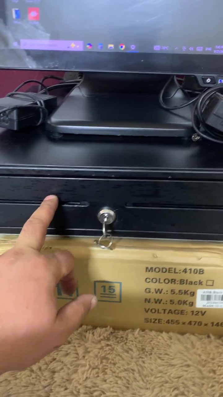 كاشير للبيع 350 الف سعره
Cori5 جيل رابع
هارد ssd128كيكا
رام 8 كيكا
طابعتين وياه 
ومجر نقود
توصيل متوفر
***********

نص مكتوب في الصور:
- See details in Windows Security
- Installed RAM
- 8.00 GB
- DDR3
- Processor
- Intel(R) Core(TM)
- i5-4210U CPU @
- 1.70GHz
- 2.40 GHz
- Graphics Card
- 113 MB
- Intel(R) HD Graphics
- Family
- Storage
- 119 GB
- 81 GB of 119 GB used
- wy
- To be filled by O.E.M.
- Rename this PC
- Copy
- Device Specifications
- Device Name
- Intel(R) Core(TM) i5-4210U CPU @ 1.70GHz 2.40 GHz
- Intel(R) HD Graphics Family (113 MB)
- 119 GB SSD FORESEE 128GB SSD