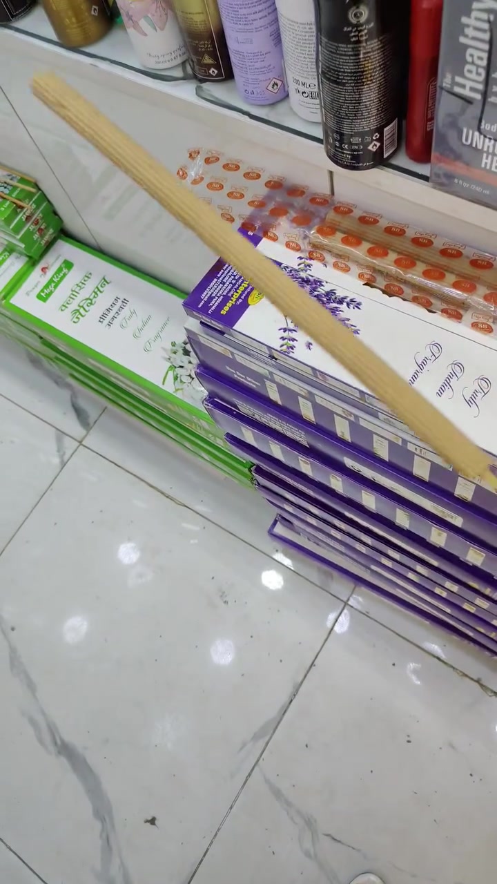 🔥✨ وصل البخور الفاخر إلى عطور الثقلين ✨🔥
ريحة قوية، فخامة وثبات يخلي جو البيت غير 😍
🌿 أنواع بخور مميزة بروائح راقية تناسب كل الأذواق.
خلي بيتك يفوح بأجمل الروائح مع عطور الثقلين 🤍✨
📍 الحلة – السوق الكبير – مجاور سوق السلام – مقابل جامع الحلة الكبير. للاستفسار الاتصال على موظفة المبيعات 
***********
